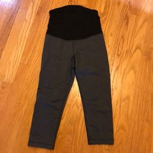 Cropped maternity leggings